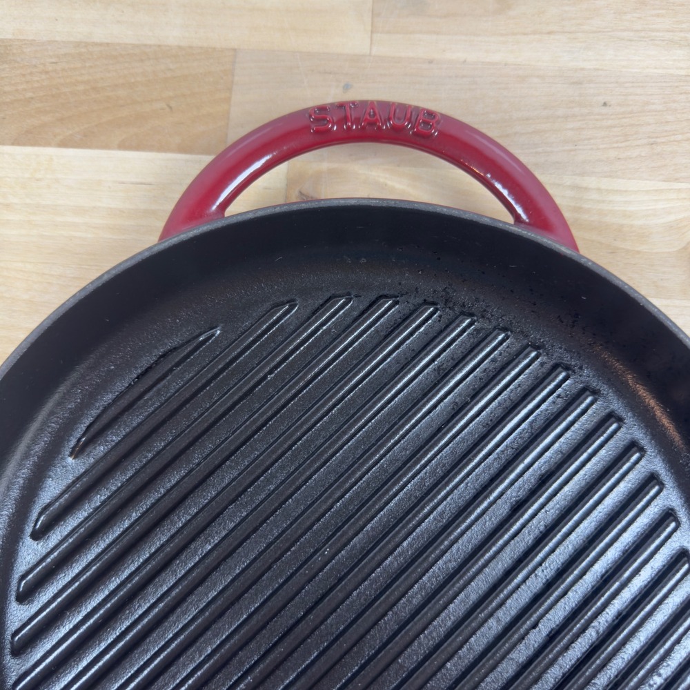 Staub 10 inch Round Enameled Cast Iron Grill Pan Cherry Red Made in France 26cm - Picture 4 of 8